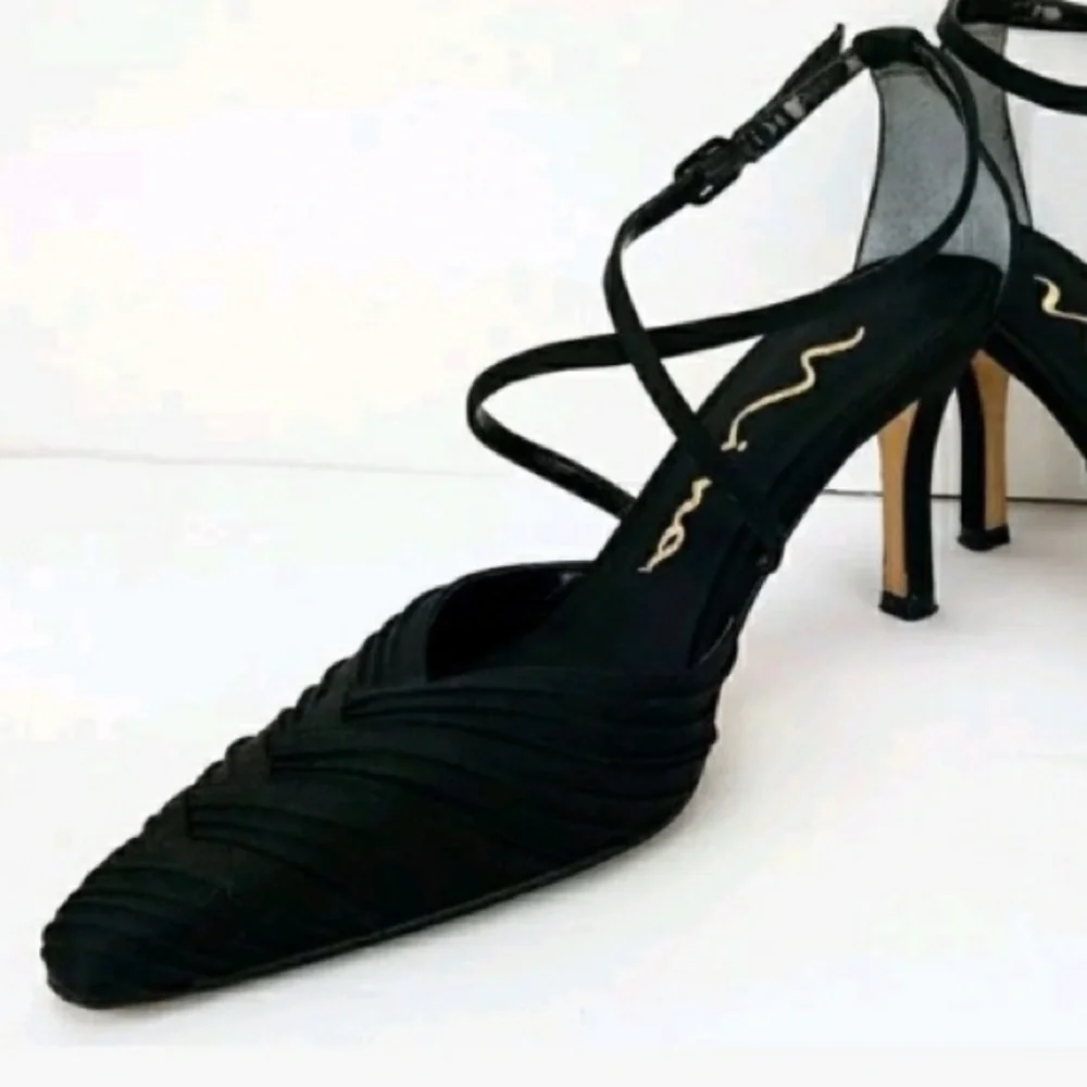 Nina sienna sling back black satin heels size 9